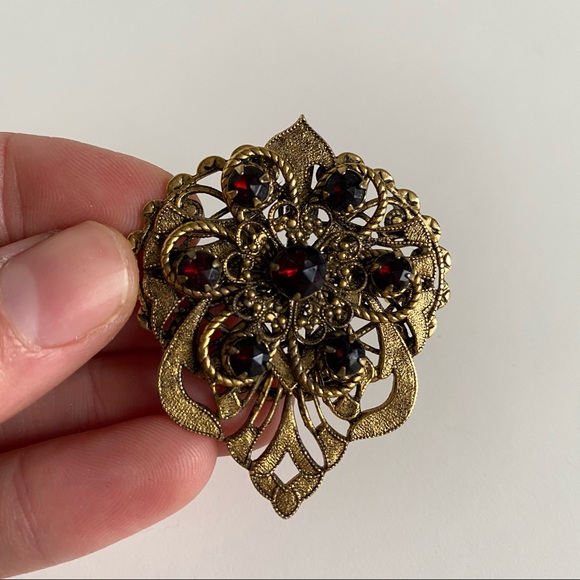 Vintage Ruby Red Gold Bronze Broach Pin Pendant No Markings or Brand - Picture 3 of 10